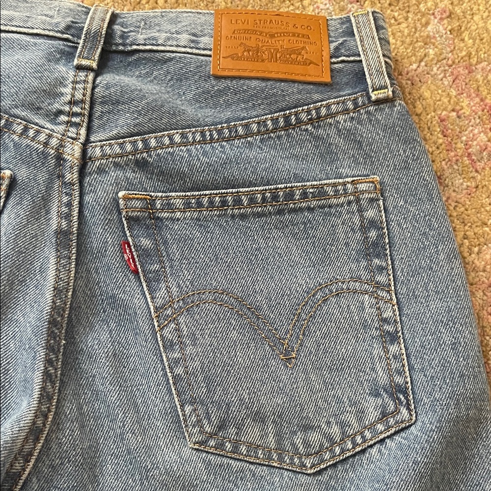 Levi's Ribcage Wide Leg Jeans, EUC, Size 26, Wash: not the same - Picture 7 of 7